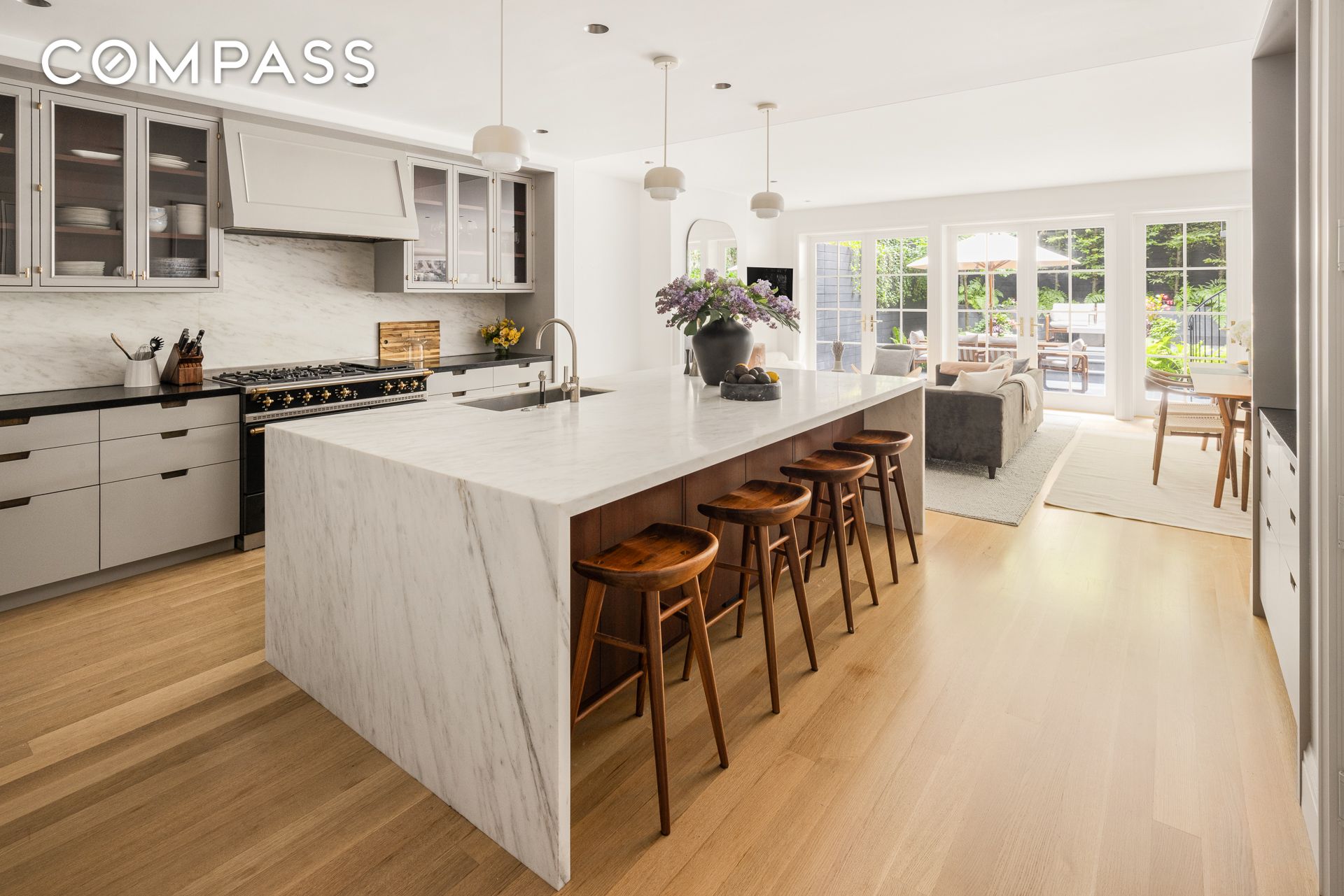 334 W 20th Manhattan, NY 10011