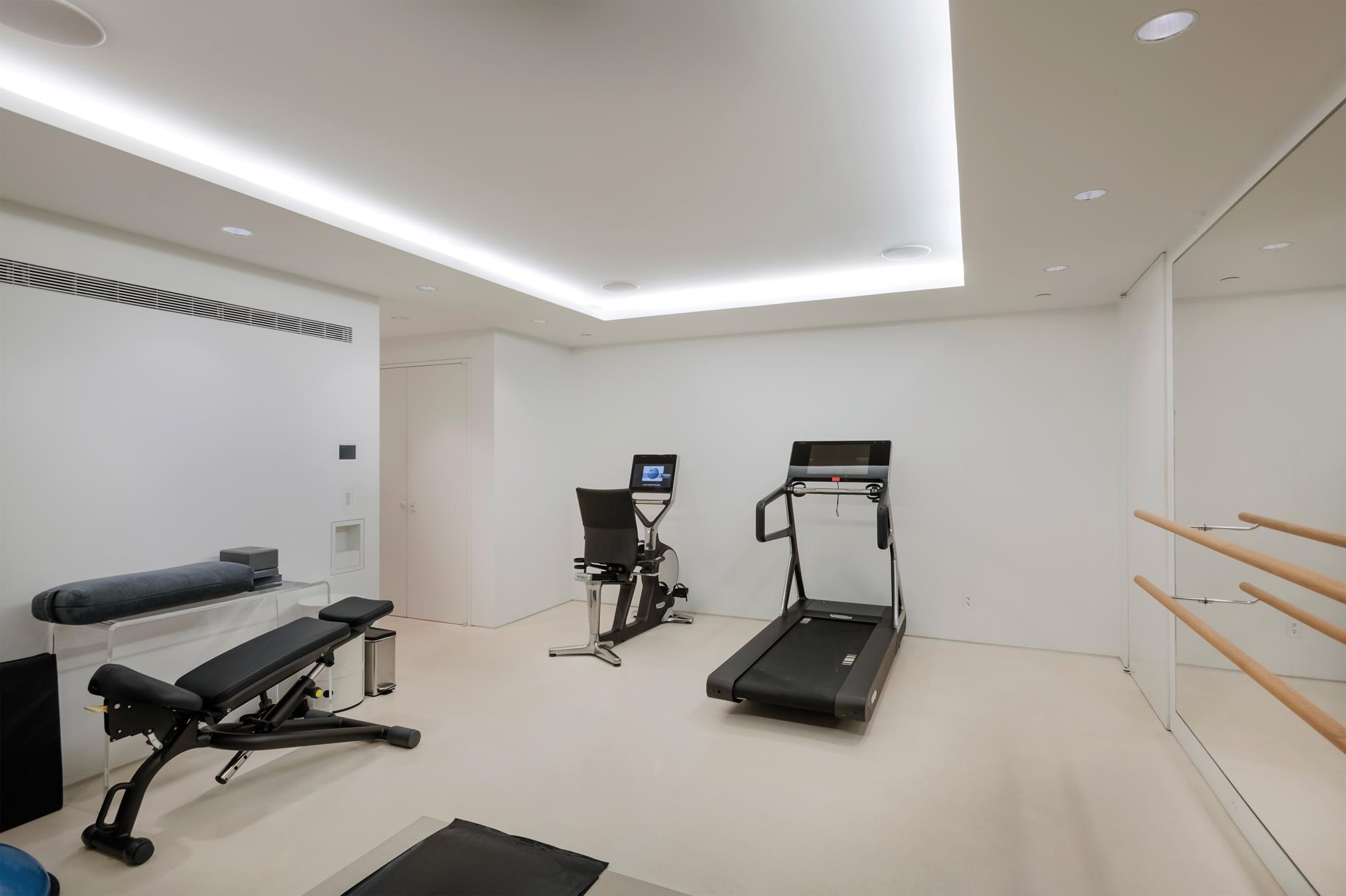 38-40 E 76th Manhattan, NY 10021