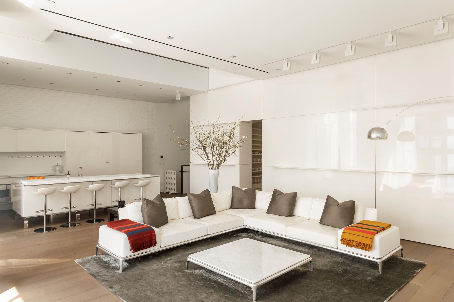 38-40 E 76th Manhattan, NY 10021