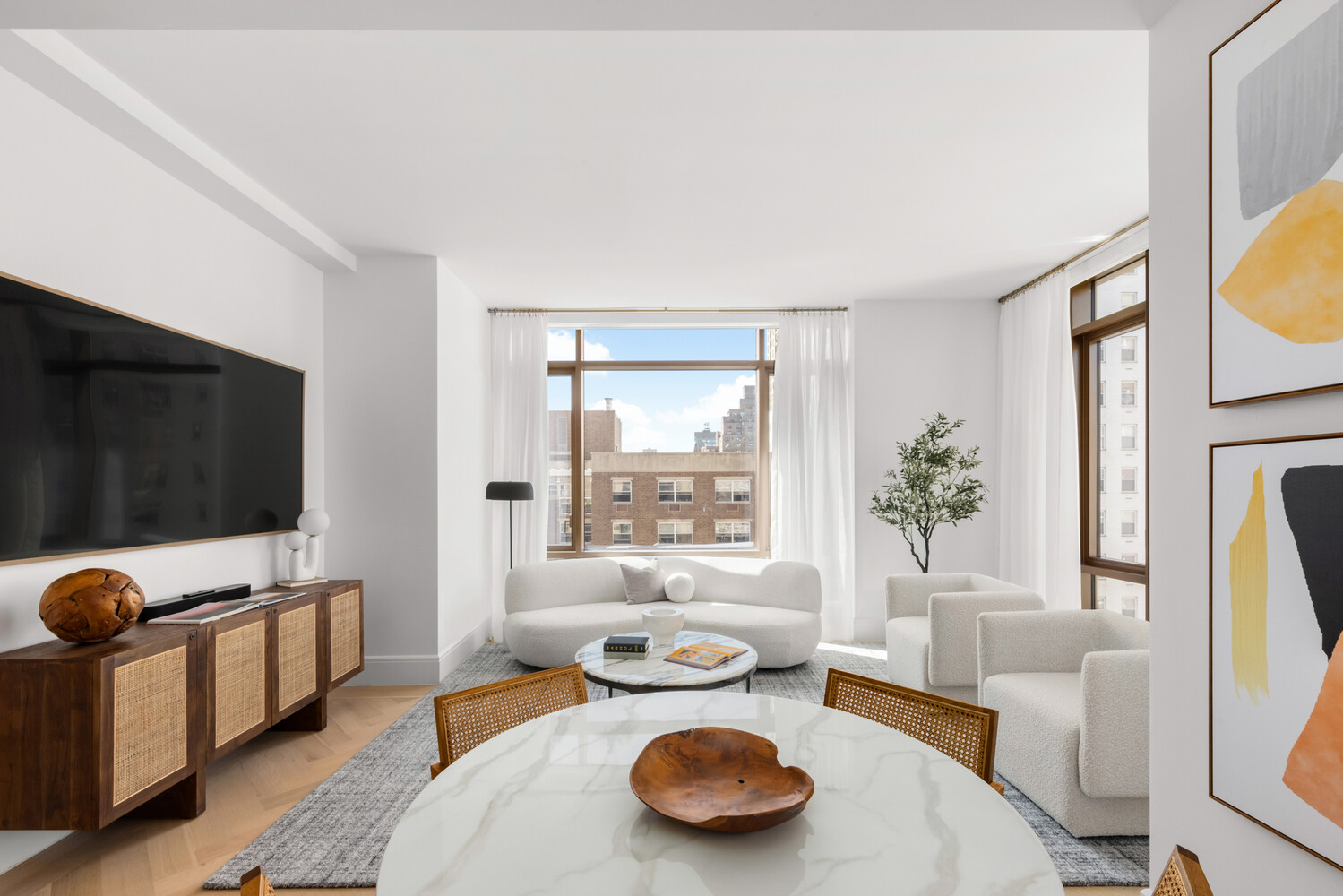 215 E 19th #6B Manhattan, NY 10003